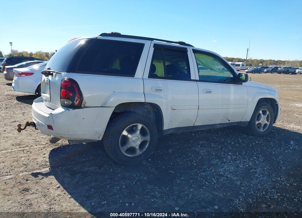 2008 CHEVROLET TRAILBLAZER LT VIN: 1GNDT13S382125884