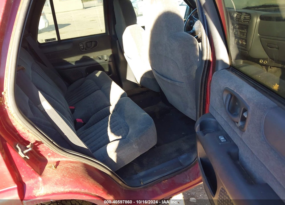 2002 CHEVROLET BLAZER LS VIN: 1GNCS13W52K186744