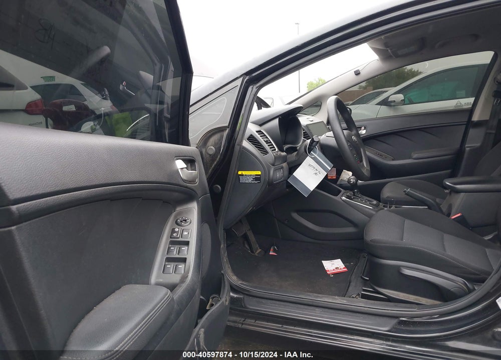 2017 KIA FORTE LX VIN: 3KPFK4A73HE040051