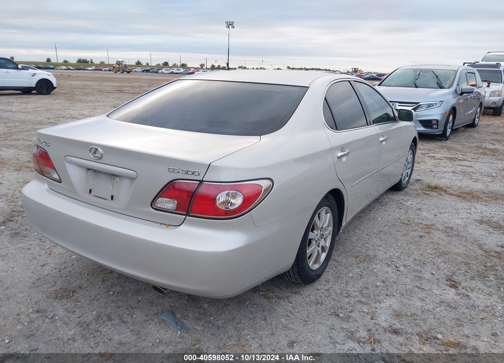 2002 LEXUS ES 300 VIN: JTHBF30G920052637
