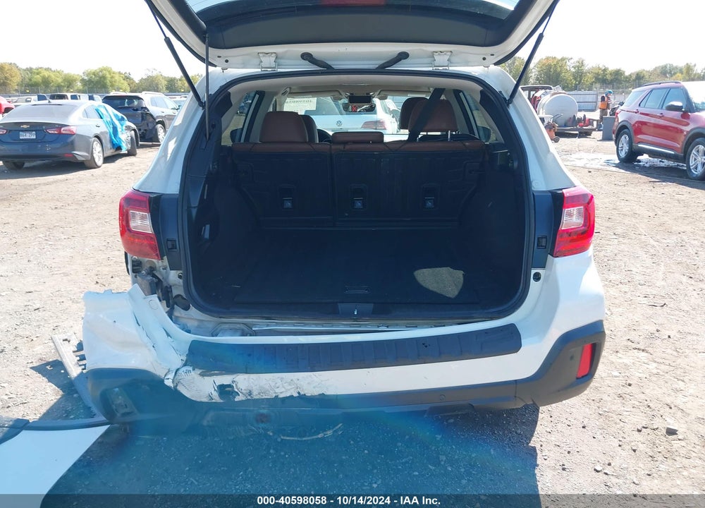 2018 SUBARU OUTBACK 2.5I TOURING VIN: 4S4BSATCXJ3305967