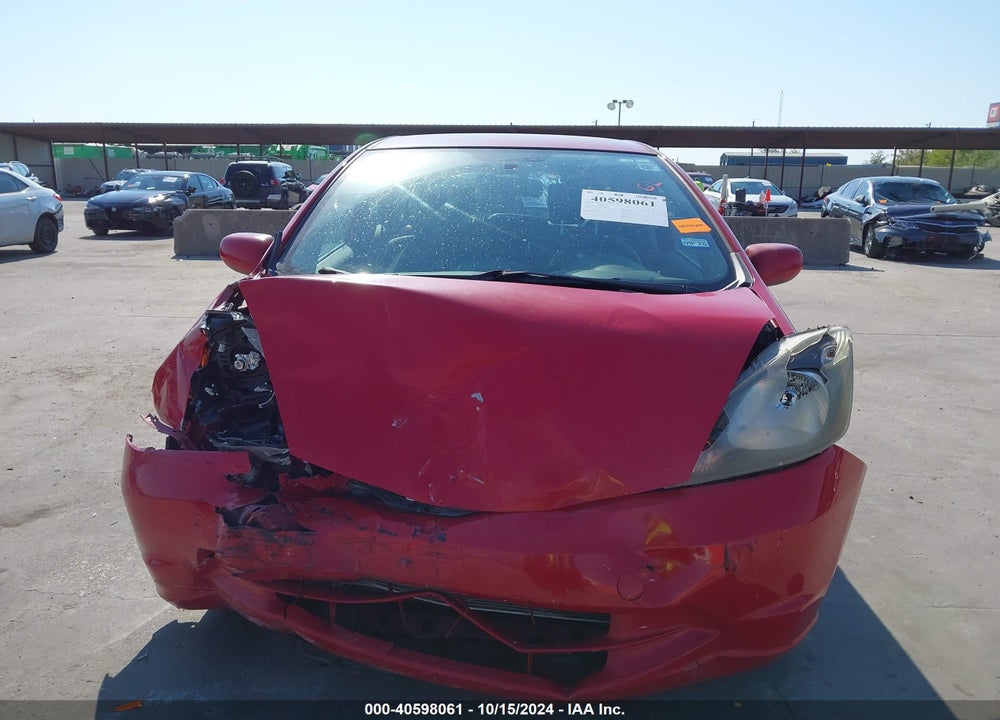 2013 HONDA FIT VIN: JHMGE8H3XDC006405