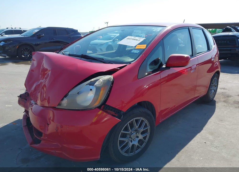 2013 HONDA FIT VIN: JHMGE8H3XDC006405