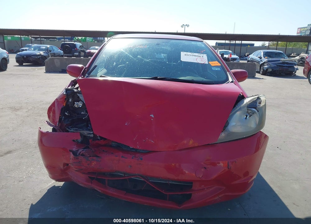 2013 HONDA FIT VIN: JHMGE8H3XDC006405