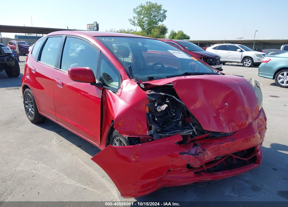 2013 HONDA FIT VIN: JHMGE8H3XDC006405