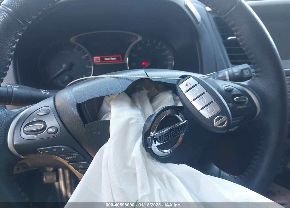 2020 NISSAN PATHFINDER SV 2WD VIN: 5N1DR2BN7LC598906