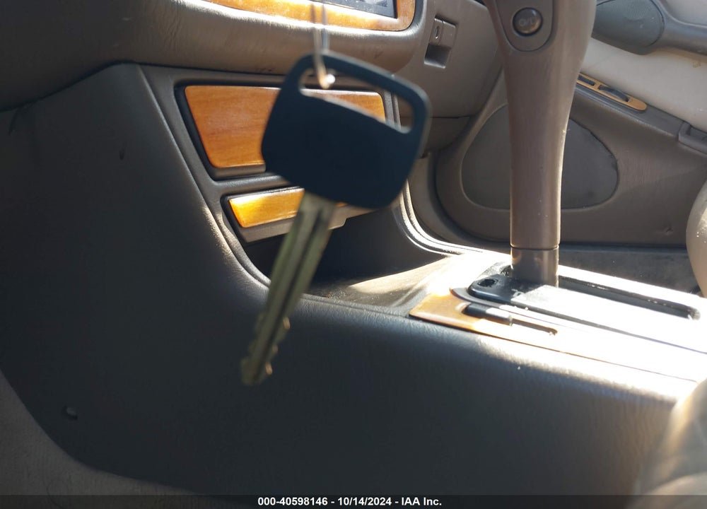1994 TOYOTA CAMRY XLE VIN: JT2GK13E4R0021669