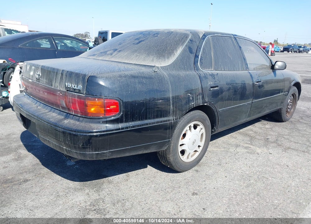 1994 TOYOTA CAMRY XLE VIN: JT2GK13E4R0021669