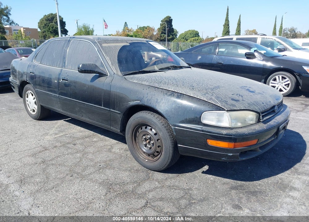 1994 TOYOTA CAMRY XLE VIN: JT2GK13E4R0021669