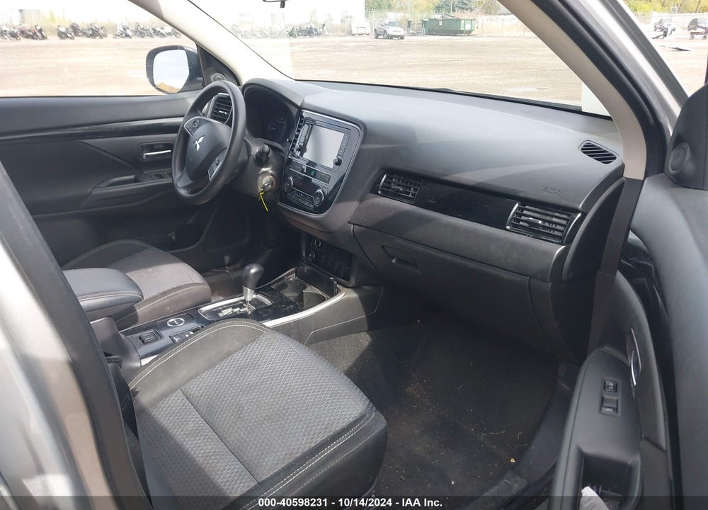 2019 MITSUBISHI OUTLANDER ES VIN: JA4AZ3A31KZ007469