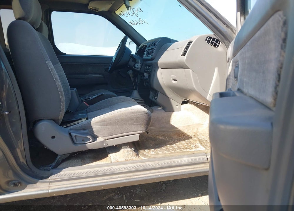 2000 NISSAN FRONTIER XE VIN: 1N6DD26S4YC384964