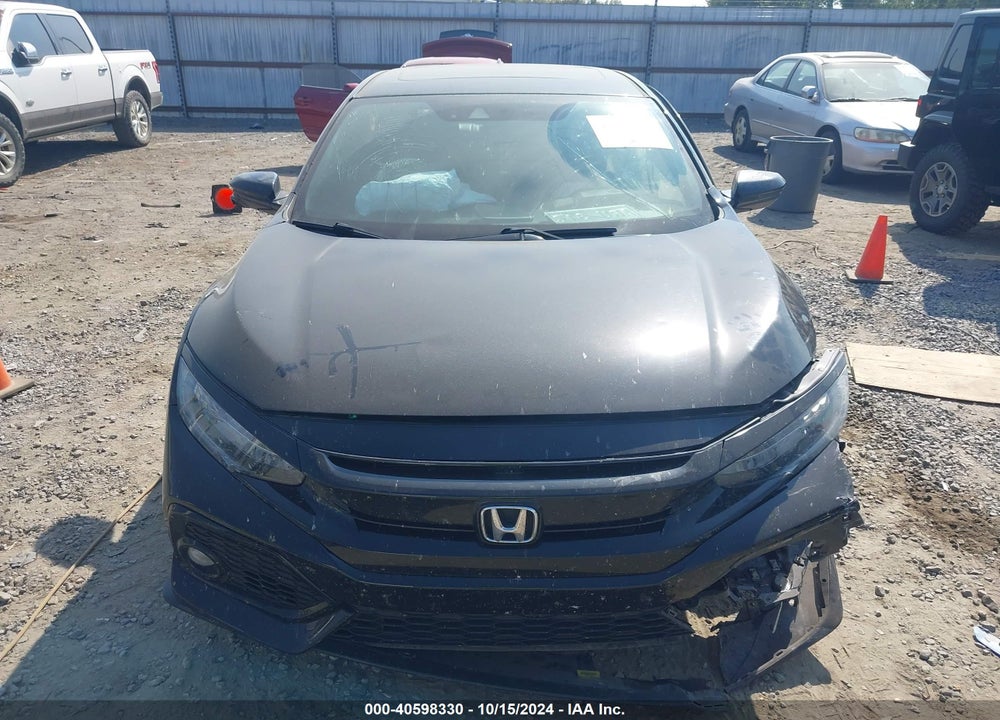 2018 HONDA CIVIC VIN: SHHFK7H9XJU415375