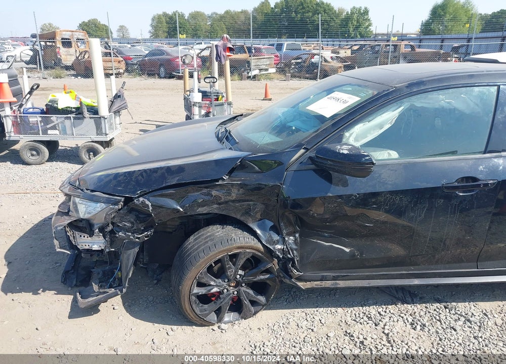 2018 HONDA CIVIC VIN: SHHFK7H9XJU415375