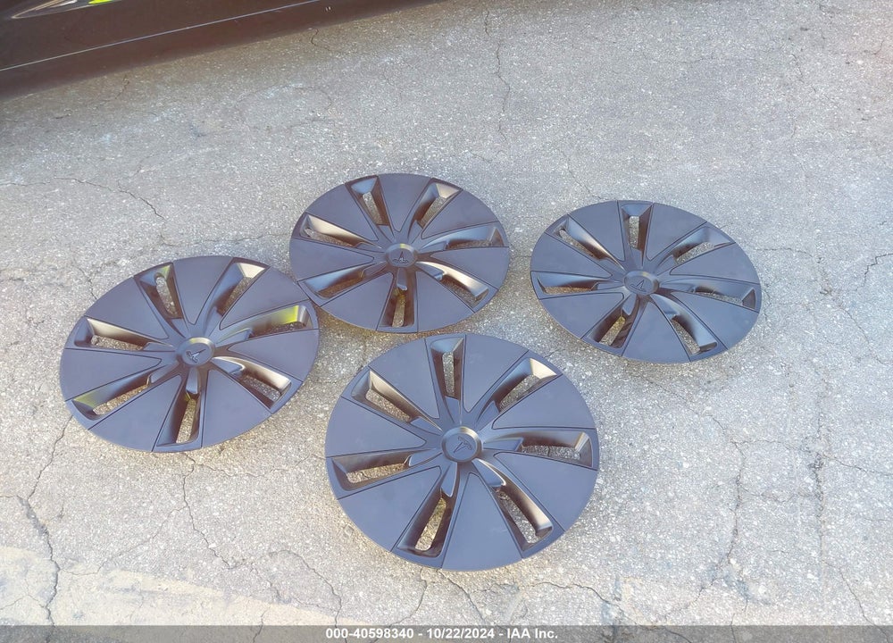 2024 TESLA MODEL 3 VIN: 5YJ3E1EA0RF727661