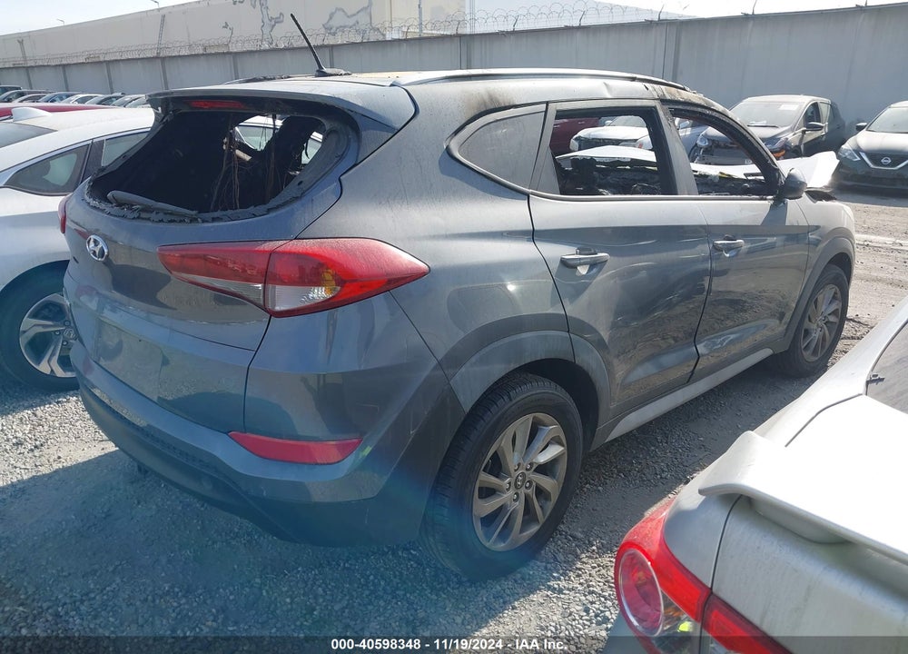 2017 HYUNDAI TUCSON SE VIN: KM8J33A44HU396254