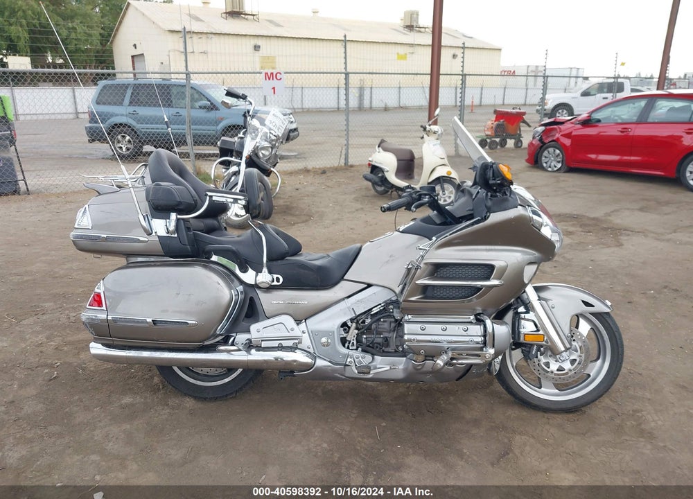 2006 HONDA GL1800 VIN: 1HFSC47F36A512541