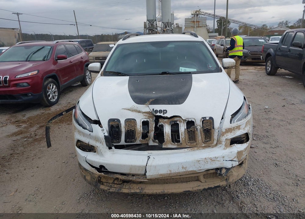 2018 JEEP CHEROKEE LATITUDE 4X4 VIN: 1C4PJMCX0JD505770