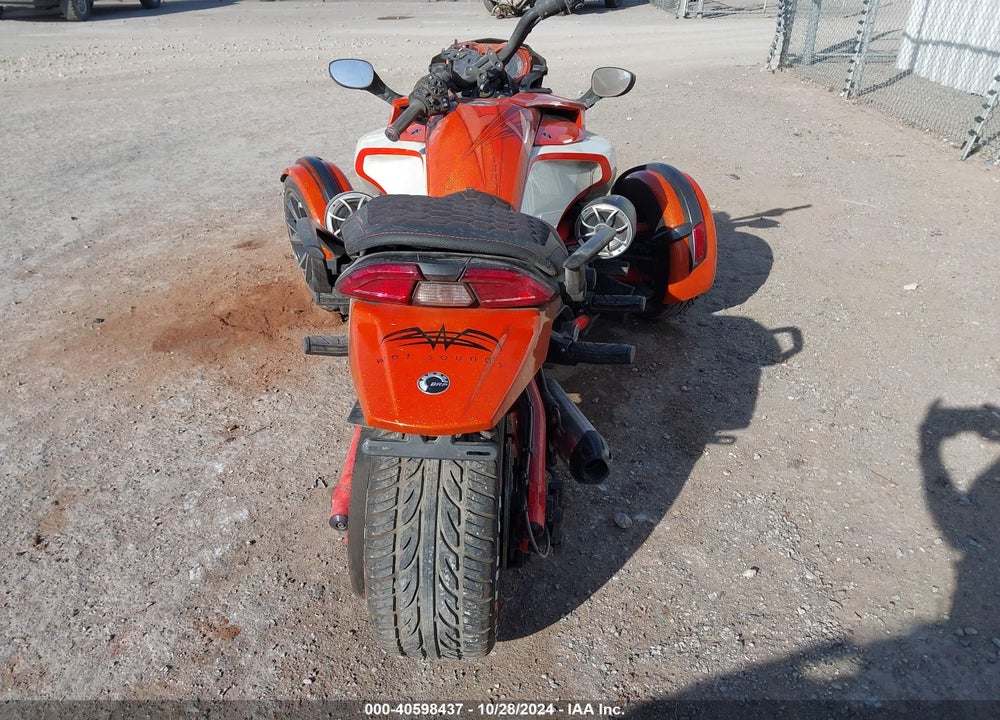 2015 CAN-AM SPYDER ROADSTER F3/F3-S VIN: 2BXRDDD26FV003182