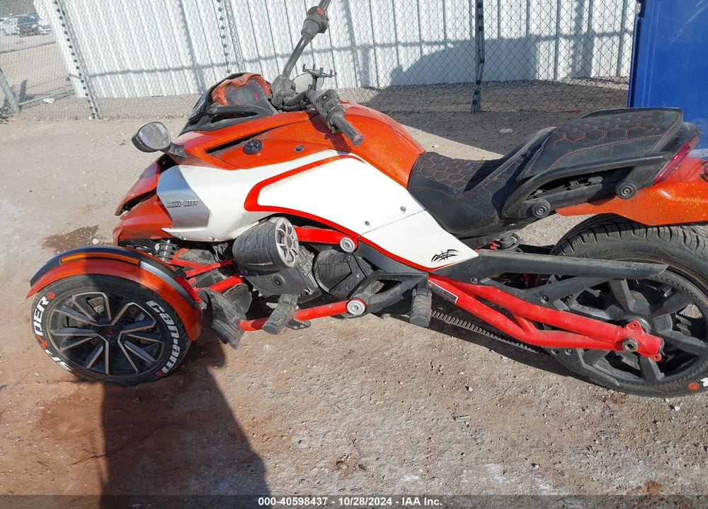 2015 CAN-AM SPYDER ROADSTER F3/F3-S VIN: 2BXRDDD26FV003182