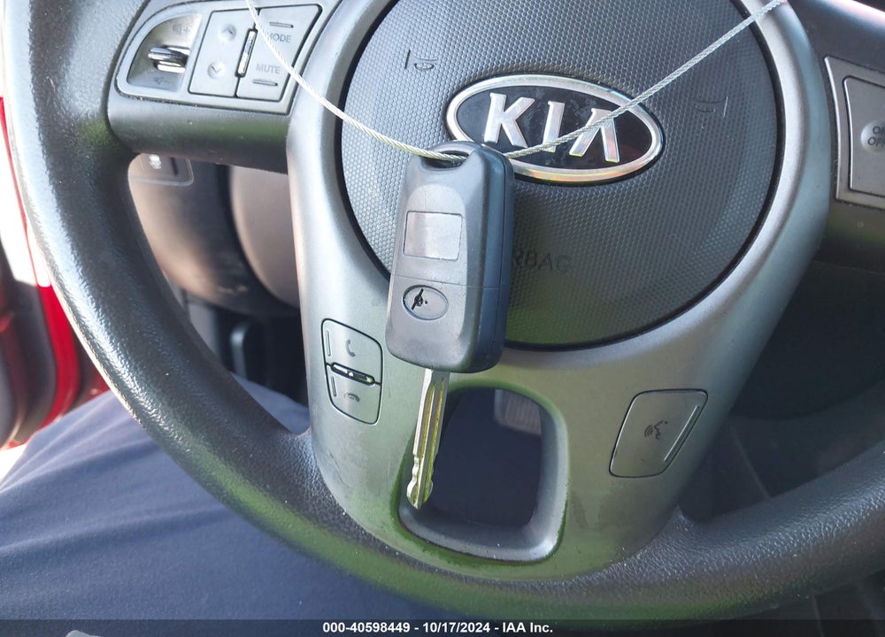 2011 KIA SOUL VIN: KNDJT2A28B7297830