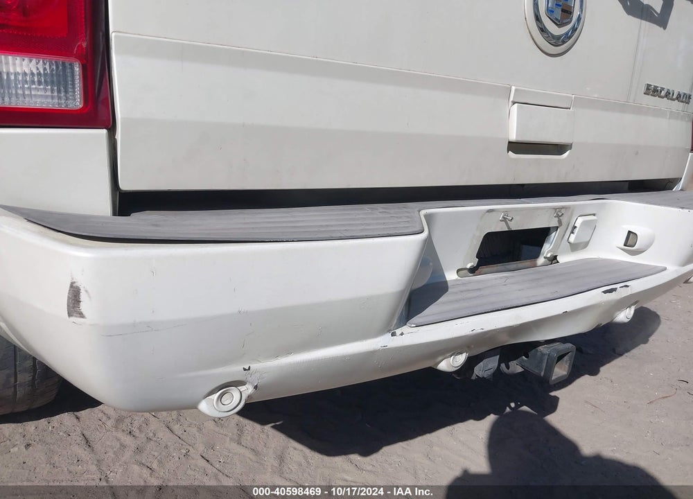 2005 CADILLAC ESCALADE STANDARD VIN: 1GYEK63N25R214897