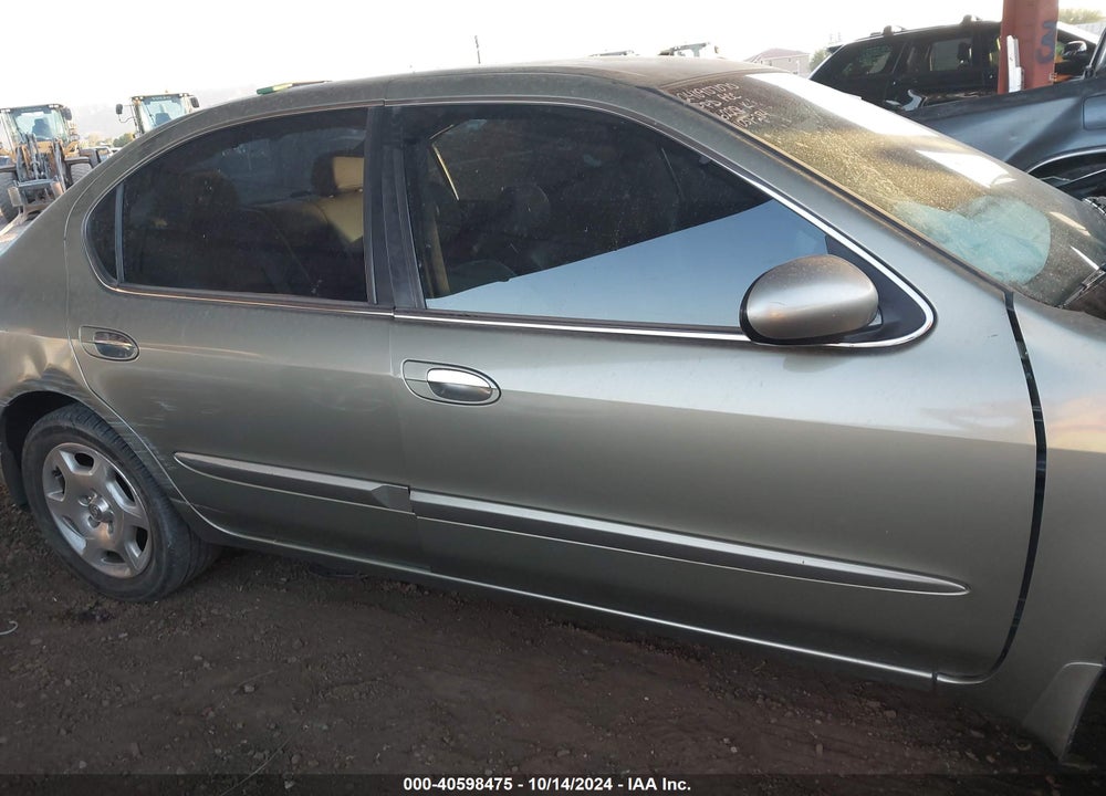 2000 INFINITI I30 LUXURY/TOURING VIN: JNKCA31A6YT126228