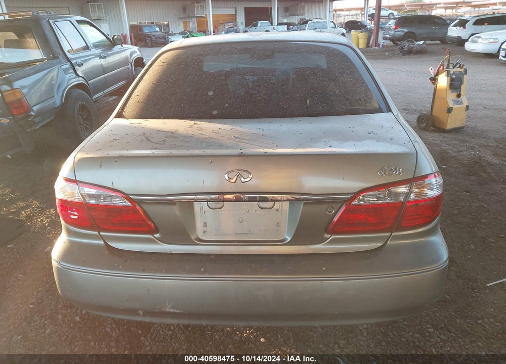 2000 INFINITI I30 LUXURY/TOURING VIN: JNKCA31A6YT126228