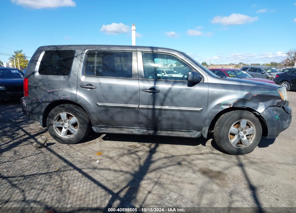 2011 HONDA PILOT EX-L VIN: 5FNYF3H63BB038550
