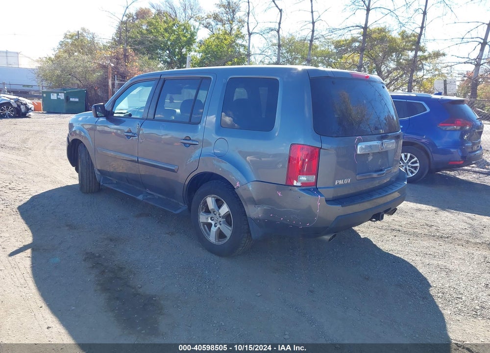 2011 HONDA PILOT EX-L VIN: 5FNYF3H63BB038550