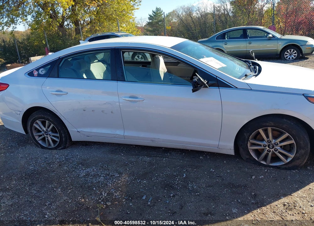 2015 HYUNDAI SONATA SE VIN: 5NPE24AF1FH184659