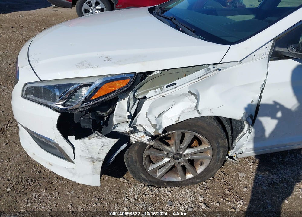 2015 HYUNDAI SONATA SE VIN: 5NPE24AF1FH184659