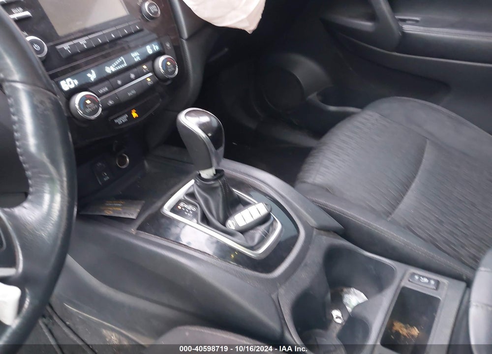 2017 NISSAN ROGUE SV VIN: 5N1AT2MT8HC818240