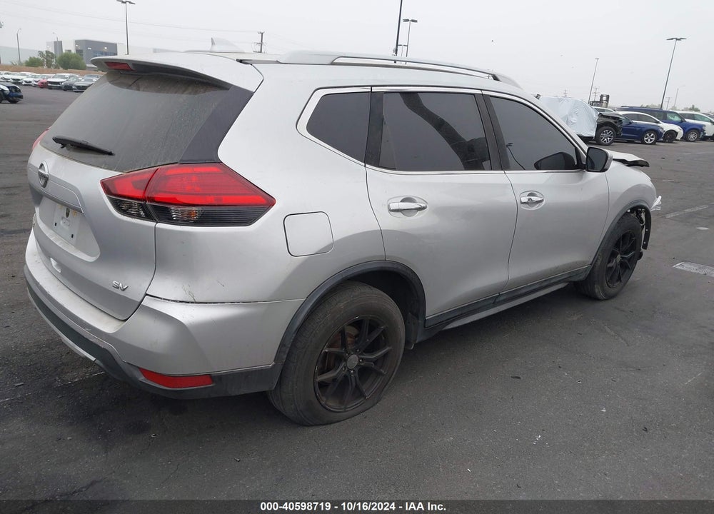 2017 NISSAN ROGUE SV VIN: 5N1AT2MT8HC818240