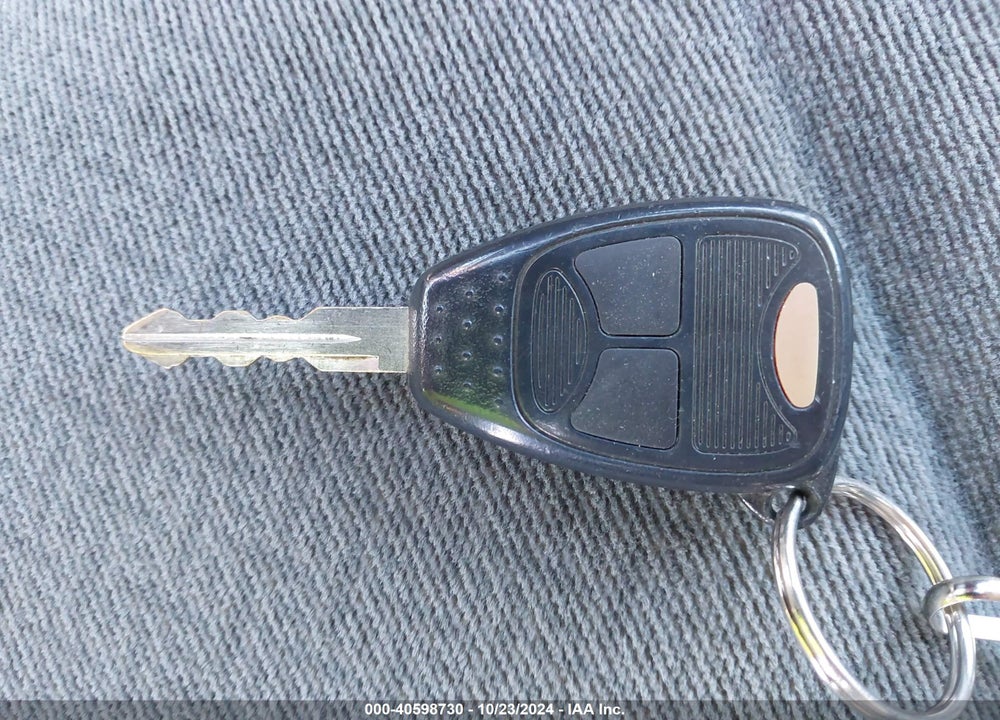 2005 DODGE GRAND CARAVAN VIN: 1D4GP24R75B382623