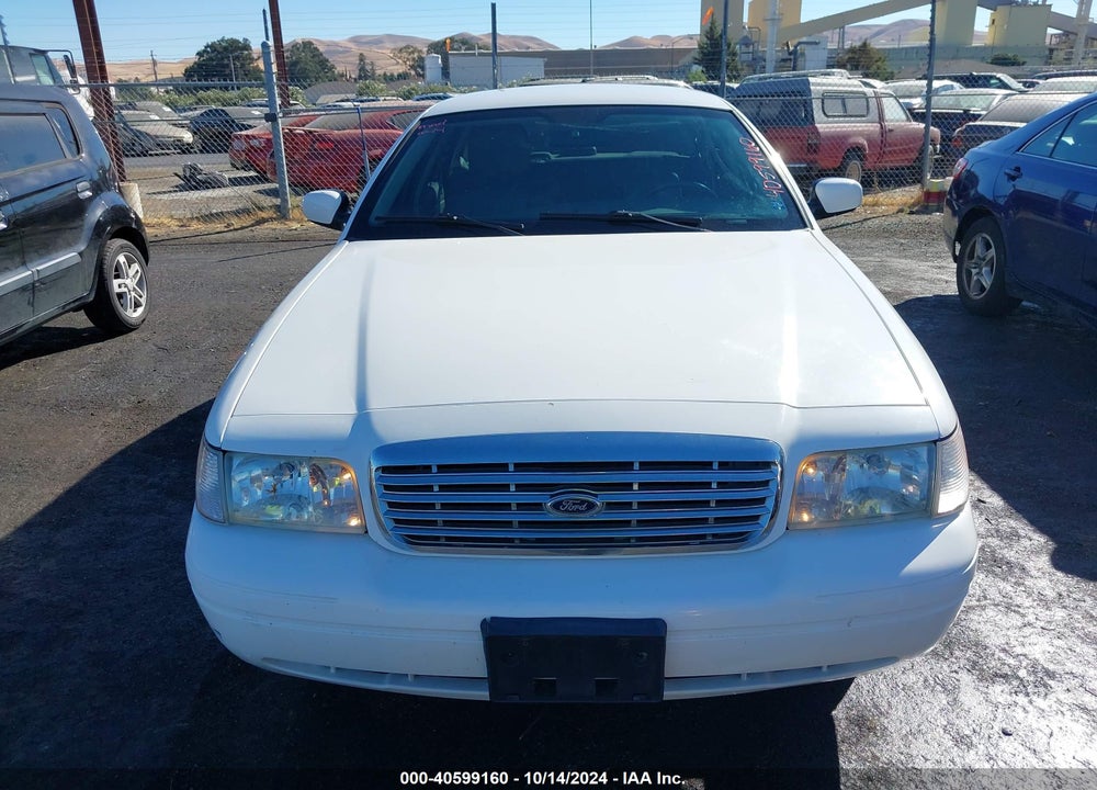 2011 FORD CROWN VICTORIA LX VIN: 2FABP7EV8BX155472