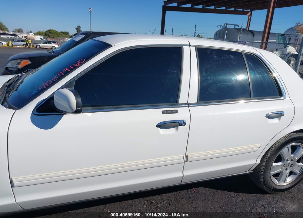 2011 FORD CROWN VICTORIA LX VIN: 2FABP7EV8BX155472