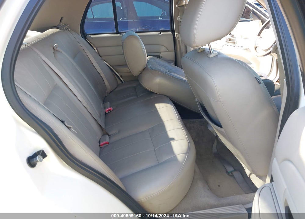 2011 FORD CROWN VICTORIA LX VIN: 2FABP7EV8BX155472