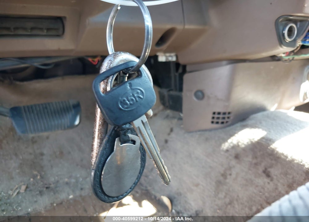 2000 TOYOTA TUNDRA VIN: 5TBJN3210YS063887