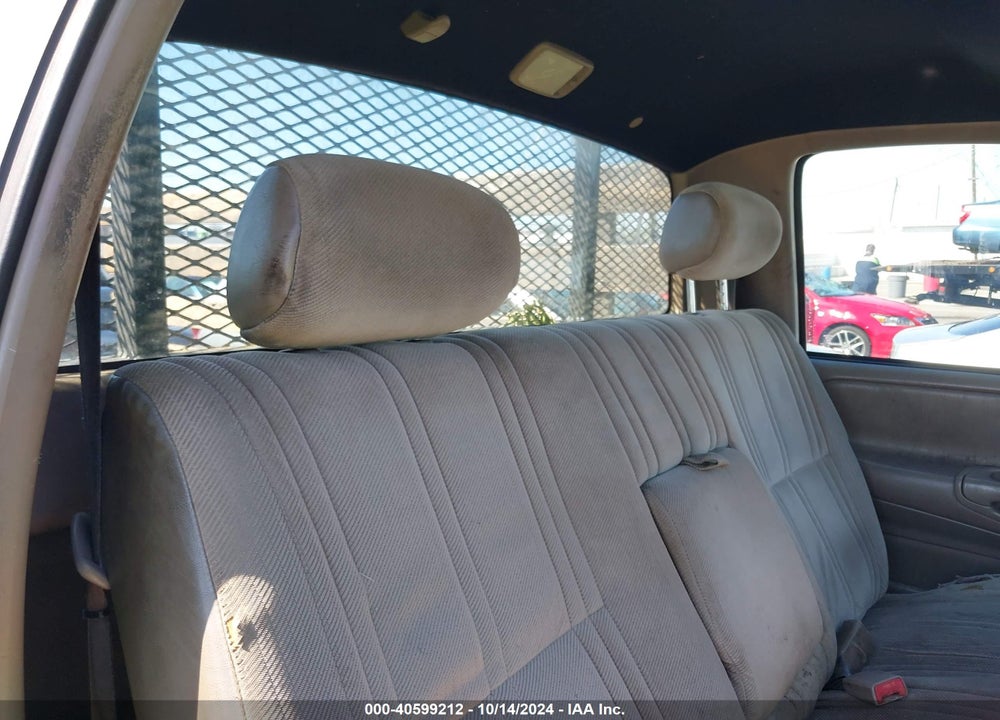 2000 TOYOTA TUNDRA VIN: 5TBJN3210YS063887