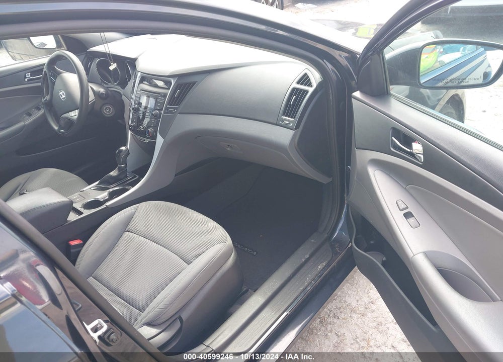 2013 HYUNDAI SONATA GLS VIN: 5NPEB4AC2DH595538