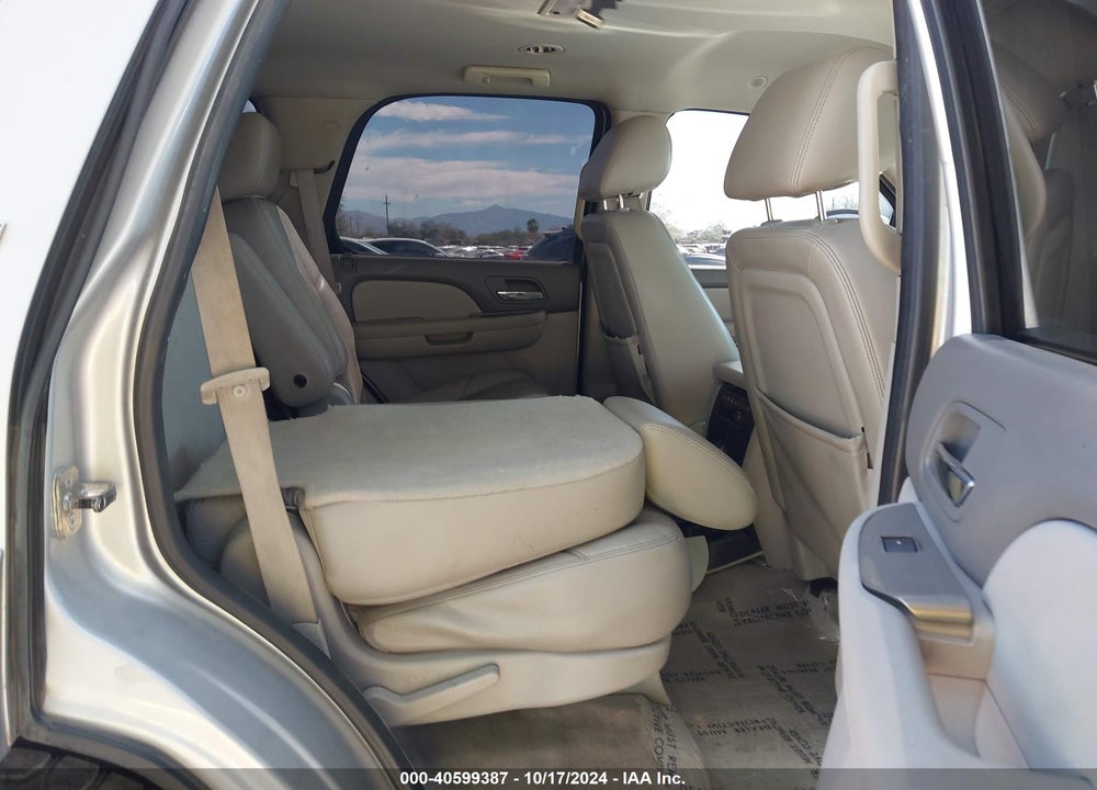 2011 CHEVROLET TAHOE LT VIN: 1GNSKBE03BR269381
