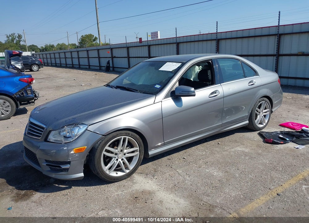 2014 MERCEDES-BENZ C 250 LUXURY/SPORT VIN: WDDGF4HB6EG240832