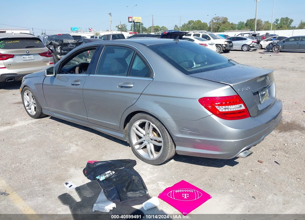 2014 MERCEDES-BENZ C 250 LUXURY/SPORT VIN: WDDGF4HB6EG240832