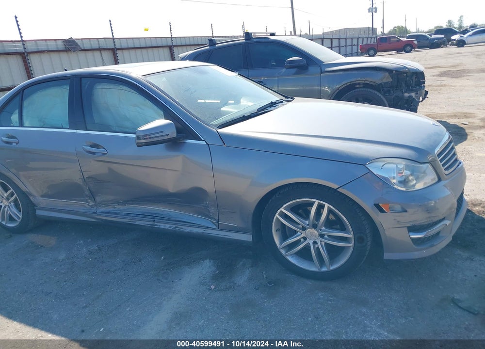 2014 MERCEDES-BENZ C 250 LUXURY/SPORT VIN: WDDGF4HB6EG240832