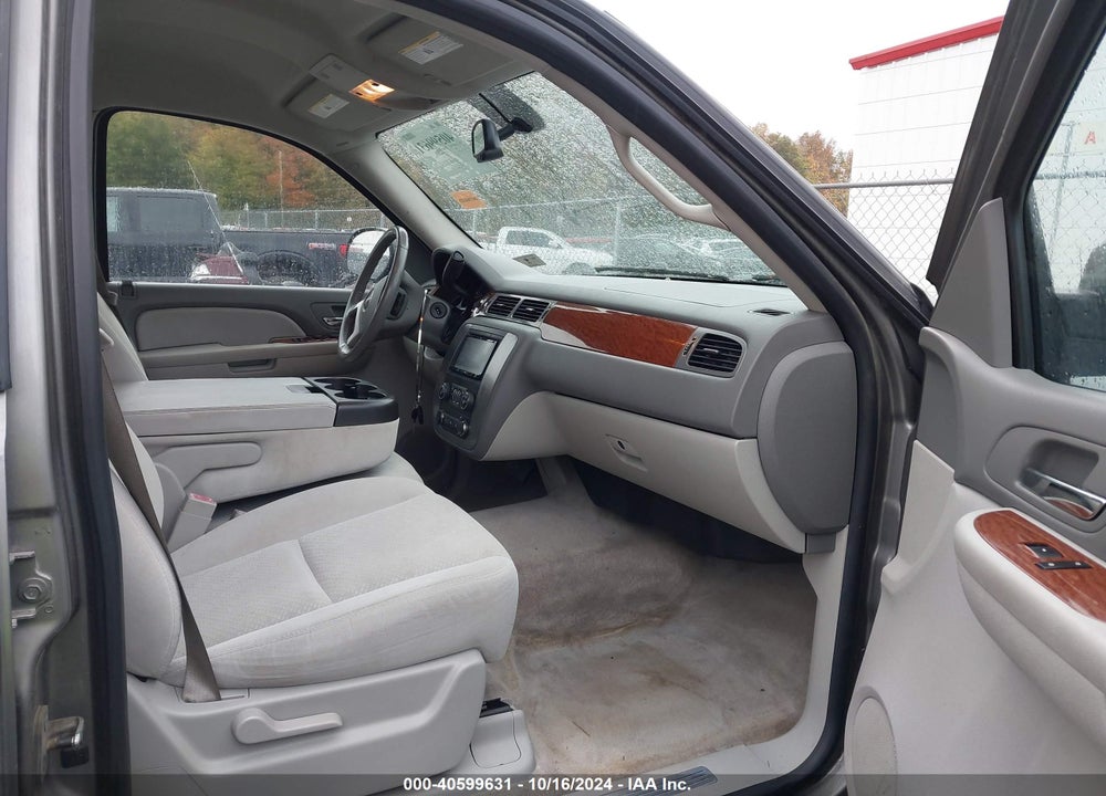 2008 GMC YUKON SLE VIN: 1GKFK13098J219197