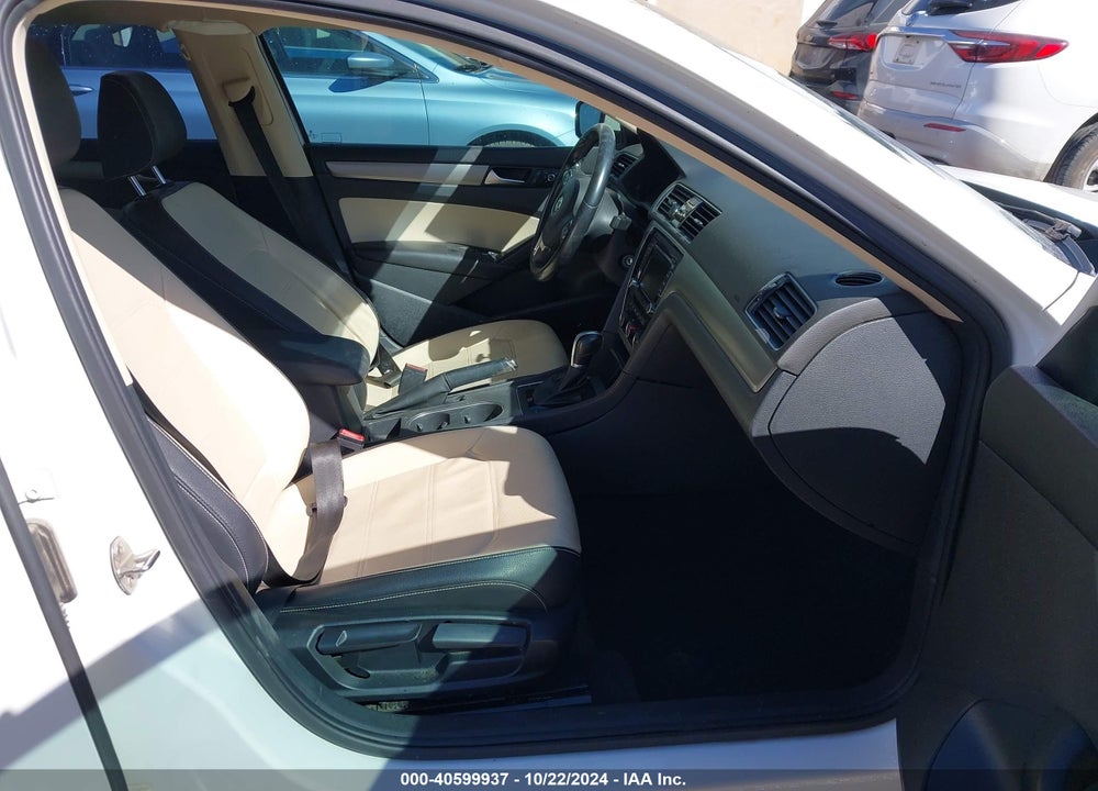 2015 VOLKSWAGEN PASSAT VIN: 1VWBV7A39FC068295