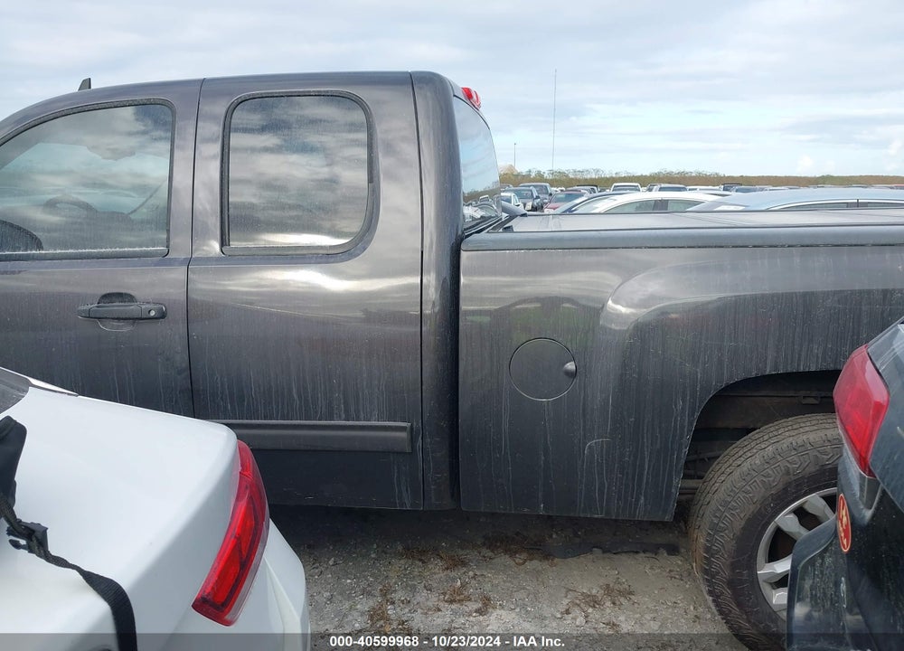2011 CHEVROLET SILVERADO 1500 LT VIN: 1GCRKSE33BZ426389