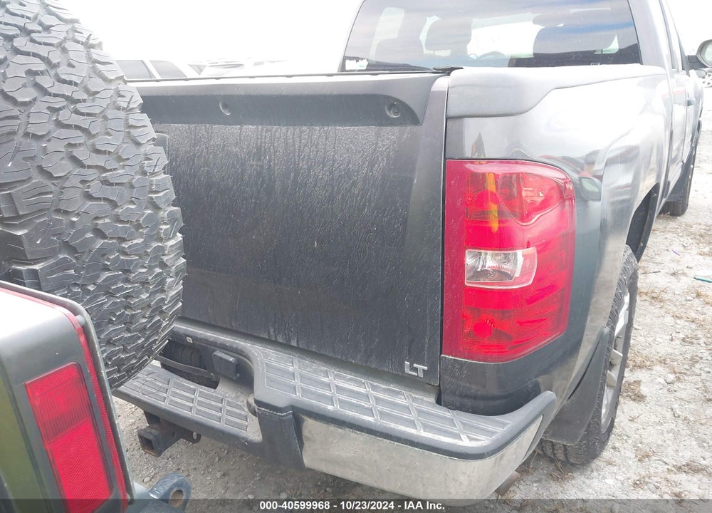 2011 CHEVROLET SILVERADO 1500 LT VIN: 1GCRKSE33BZ426389