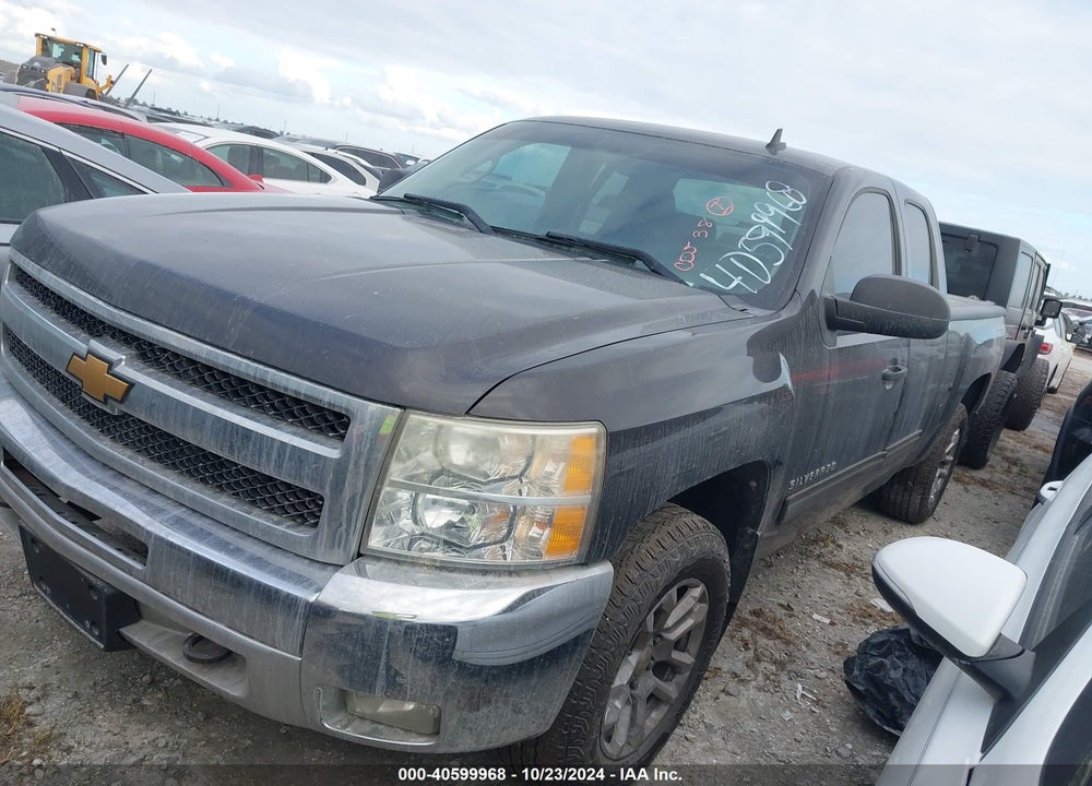 2011 CHEVROLET SILVERADO 1500 LT VIN: 1GCRKSE33BZ426389