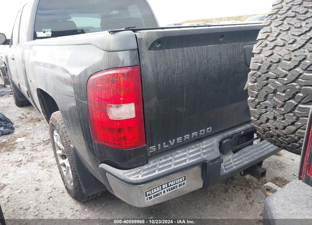 2011 CHEVROLET SILVERADO 1500 LT VIN: 1GCRKSE33BZ426389